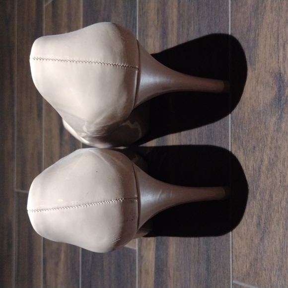 Nude High Heeled Shoes - Picture 4 of 4